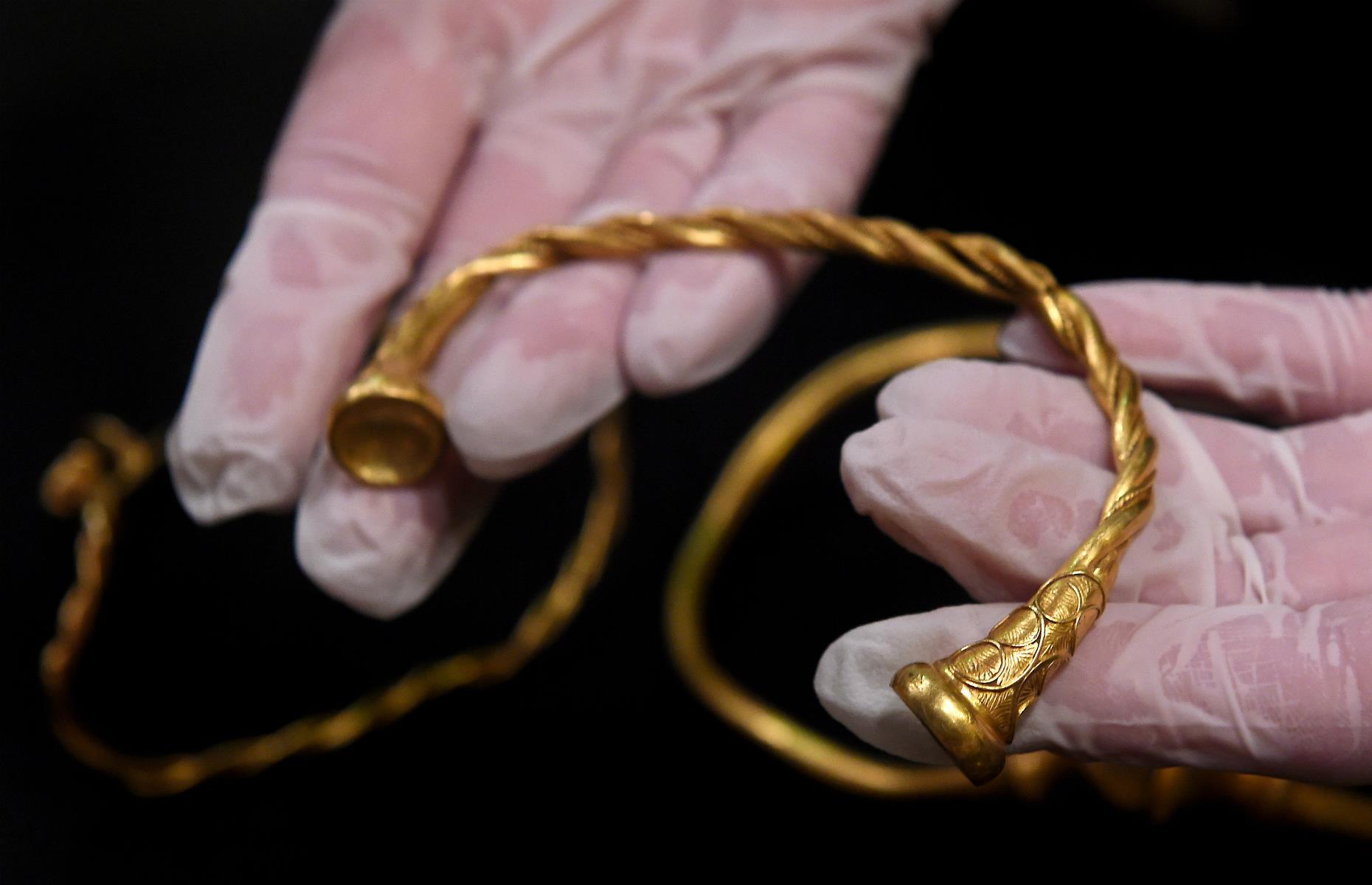 Oldest Iron Age gold, UK: $433,000 (£325k)